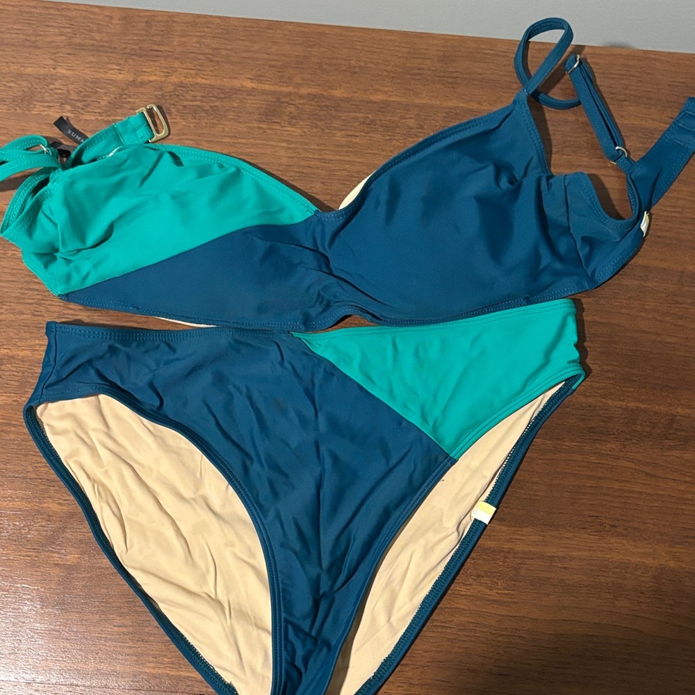 Summersalt Women's Bikini. Size 6.